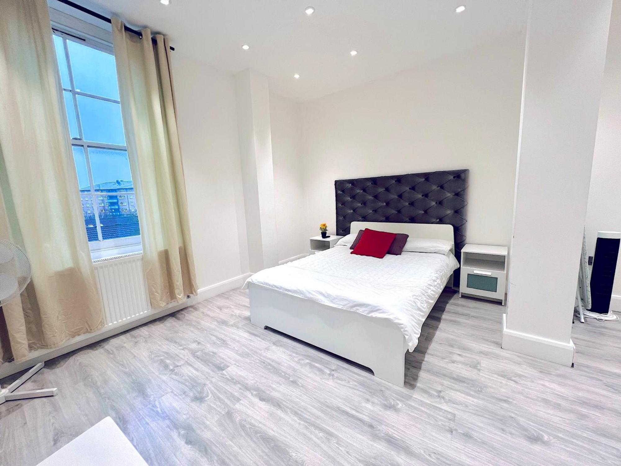 Harrow Apartament
