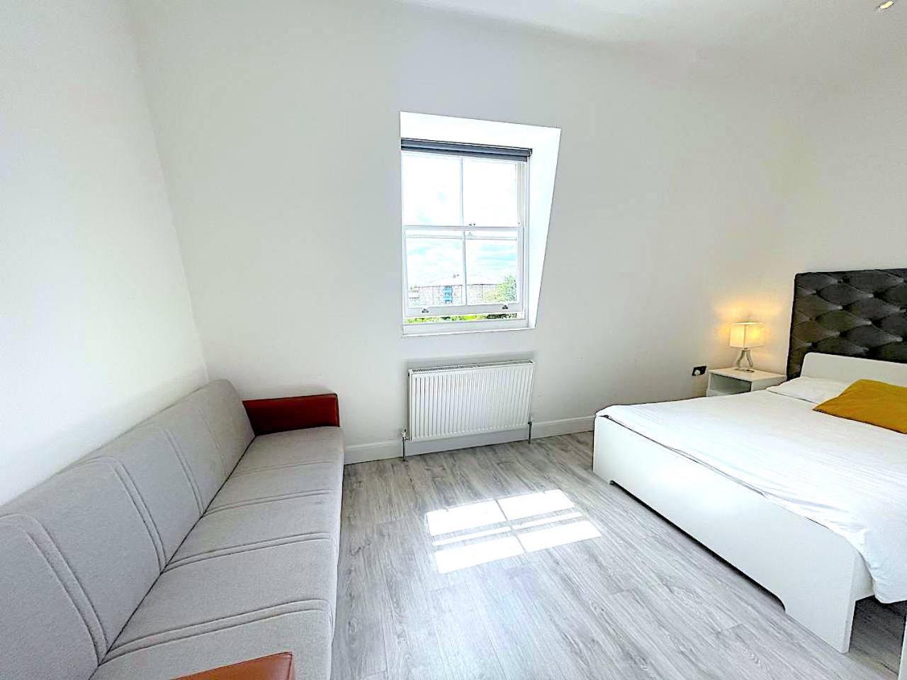 Harrow Apartament *