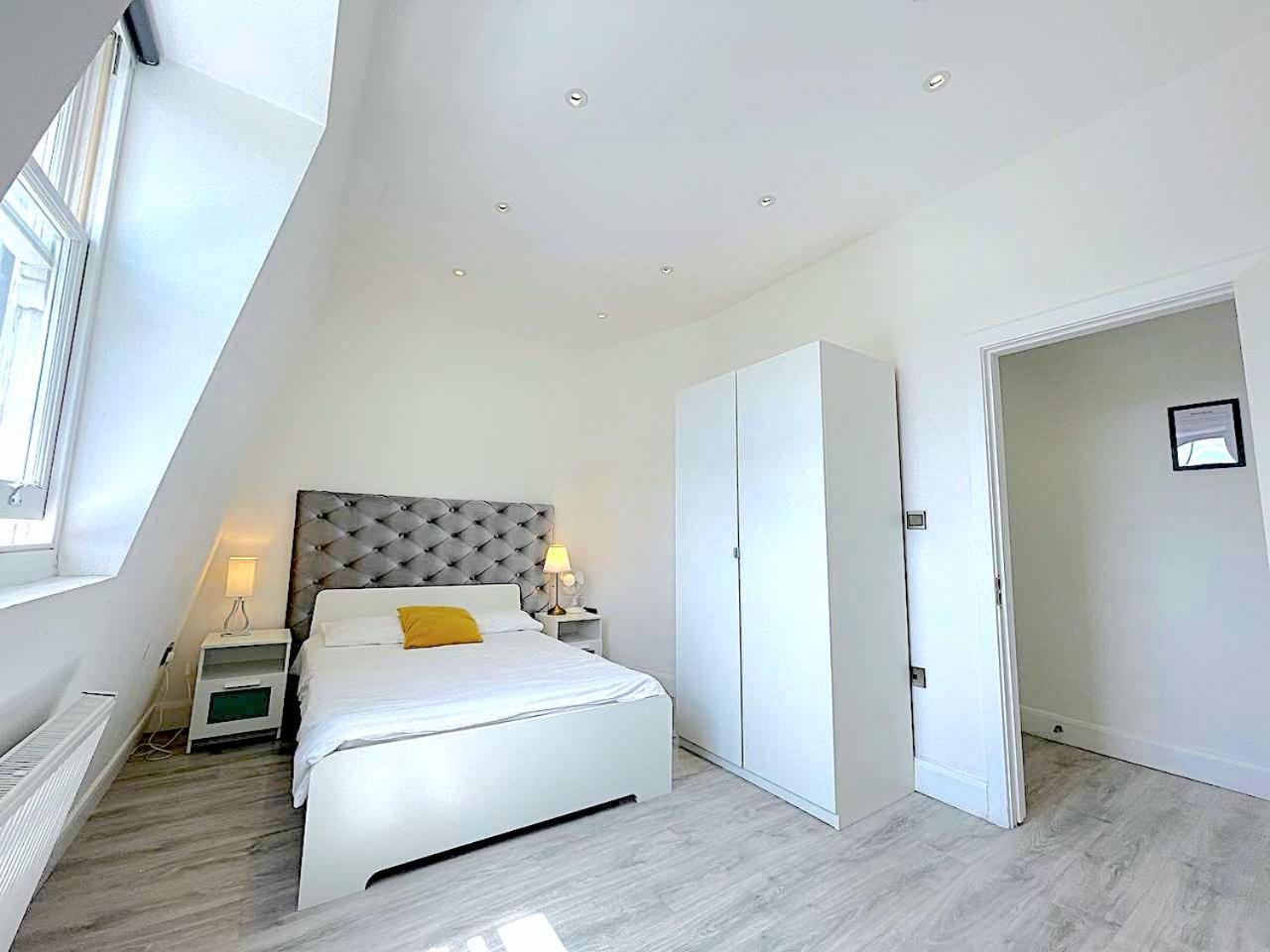 Harrow Apartament *